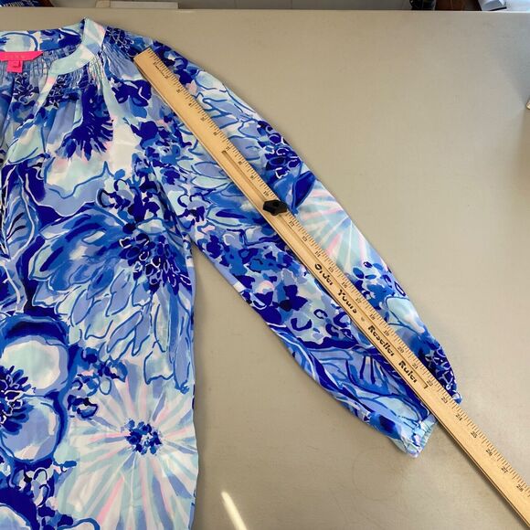 Lilly Pulitzer Top Womens Medium Silk Floral Blue Tang Flocking Fabulous NWOT - Picture 7 of 14